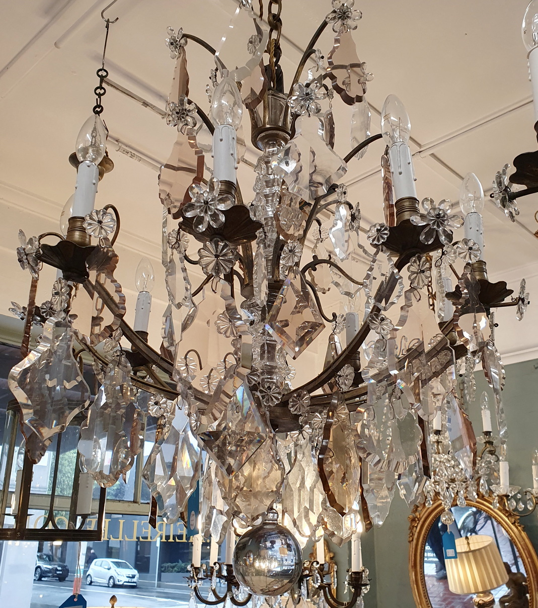 Miguel Meirelles Antiques – A pair of large and elegant Parisian Chandeliers